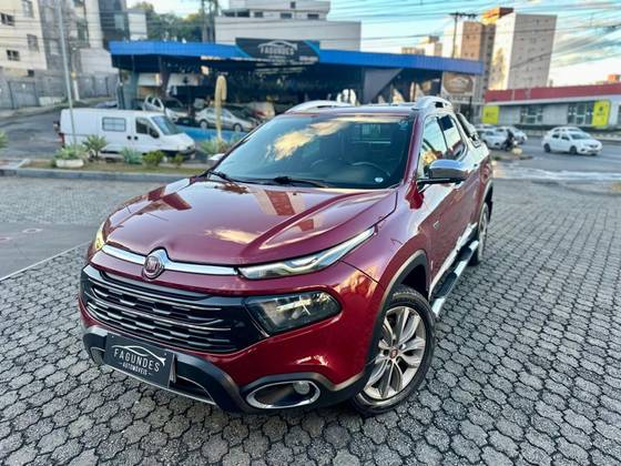FIAT TORO 2.0 16V TURBO DIESEL RANCH 4WD AT9 FIAT TORO 2.0 16V TURBO DIESEL RANCH 4WD AT9